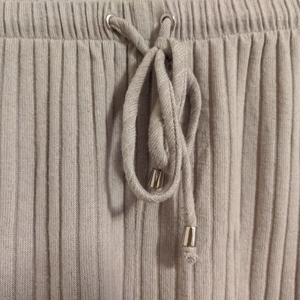 Me to We Ribbed Shorts - Picture 3 of 4